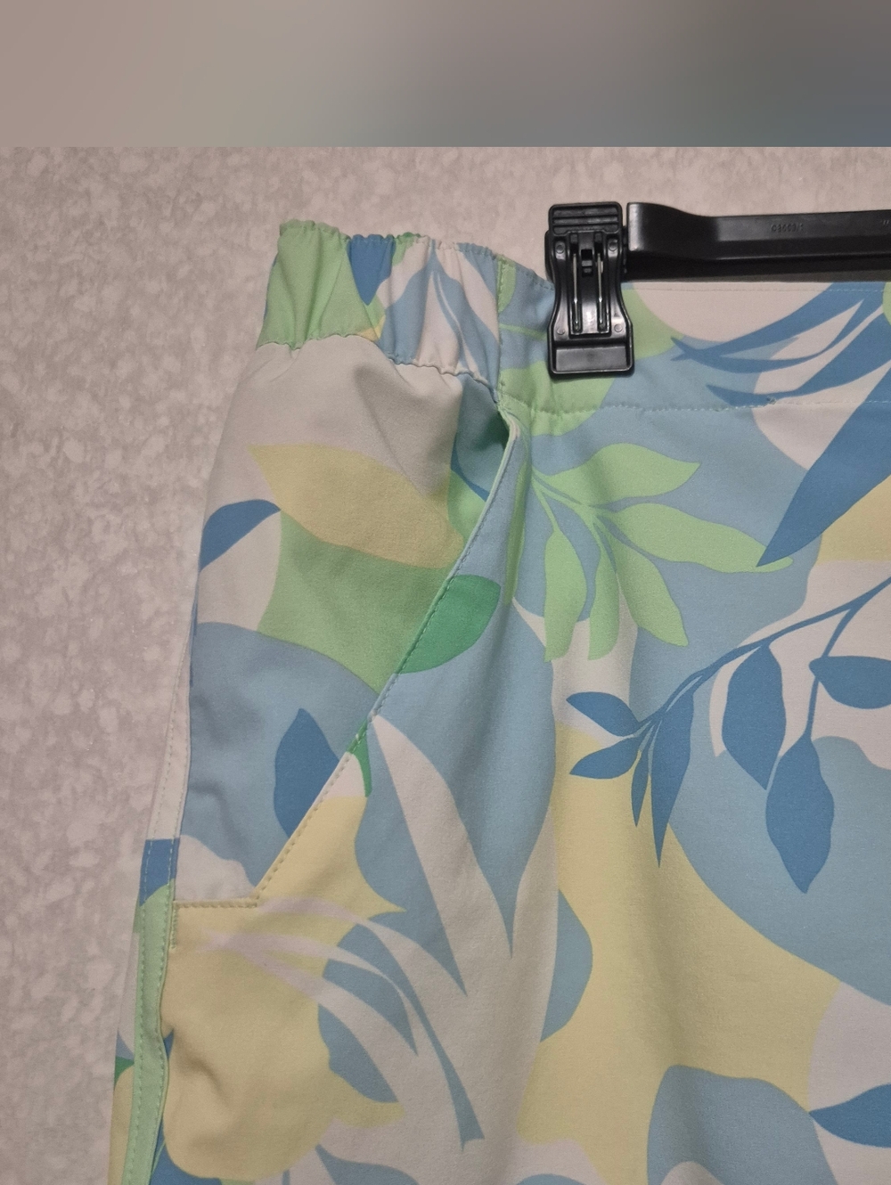 Columbia Women’s Pastel Leaf Print Athletic Shorts – Blue, Green, Cream..size:XL - Picture 4 of 11